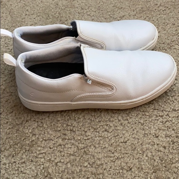 white slip on shoes - Picture 2 of 6
